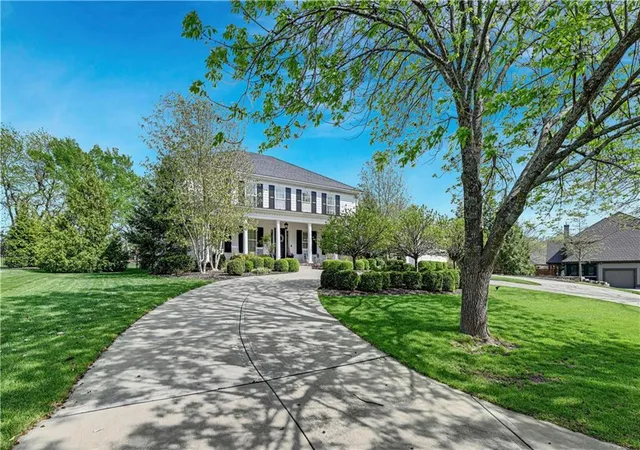 2nd image of 17095 S Demi Dr, Loch Lloyd, MO 64012 | MLS# 2612880