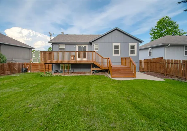 Homes for sale in Smithville, MO | 208 Hampton Dr, Smithville, MO 64089 | MLS# 2612953
