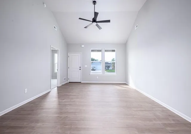 Photo 3 of Single family home for sale at 903 2nd Street, Perry, KS 66073 | MLS# 2612987 | Listing updated on 2026-10-21