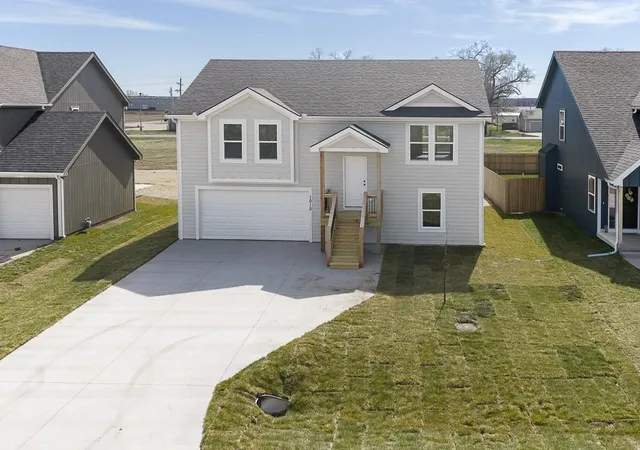 Single family home for sale at 905 2nd Street, Perry, KS 66073 | MLS# 2613017