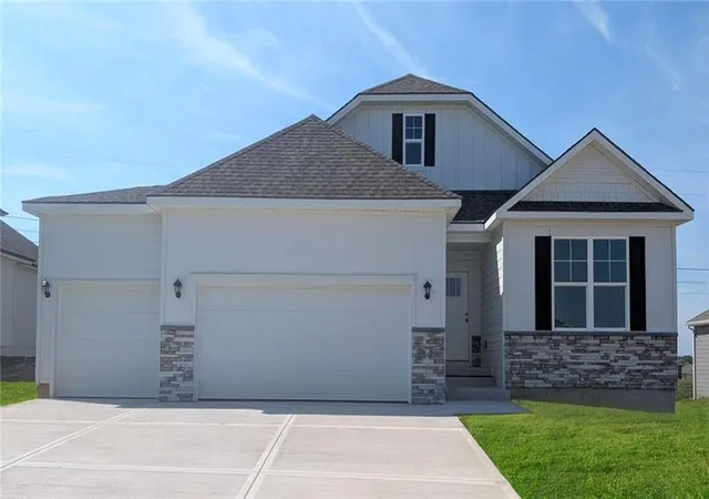Photo 1 of Single family home for sale at 20917 W 188th Terrace, Spring Hill, KS 66083 | MLS# 2613074 | Listing updated on 2026-10-07