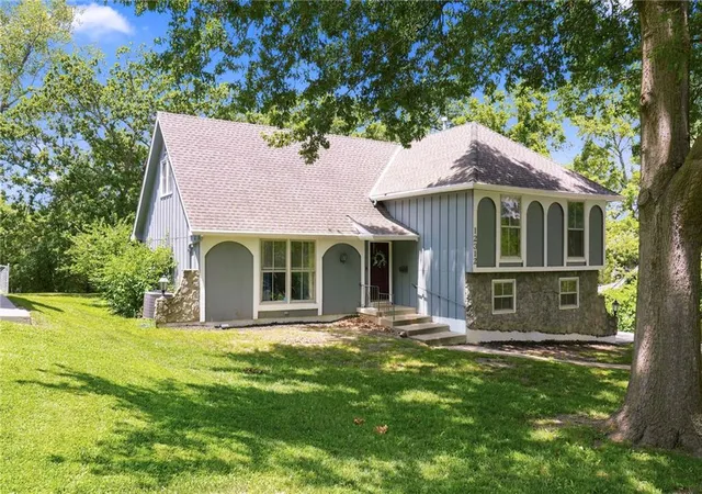 Photo 3 of Sale Pending at 12312 Askew Dr, Grandview, MO 64030 | MLS# 2613135 | Listing updated on 2026-08-29