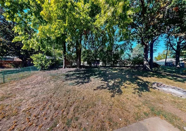 3rd image of 909 Nw Range St, Blue Springs, MO 64015 | MLS# 2613141