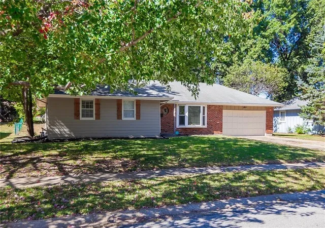 5th image of 909 Nw Range St, Blue Springs, MO 64015 | MLS# 2613141