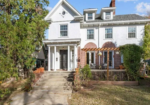 Photo 3 of Sale Pending at 5707 Paseo Blvd, Kansas City, MO 64110 | MLS# 2613185 | Listing updated on 2026-07-06