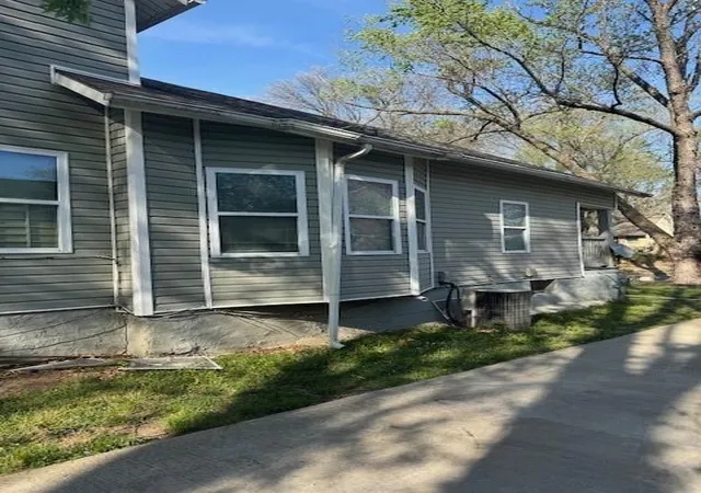 Homes for sale in Kansas City, MO | 6724 Agnes Ave, Kansas City, MO 64132 | MLS# 2613256