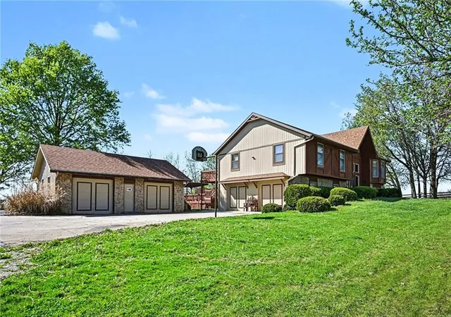 2nd image of 15800 Rule Ln, Smithville, MO 64089 | MLS# 2613300