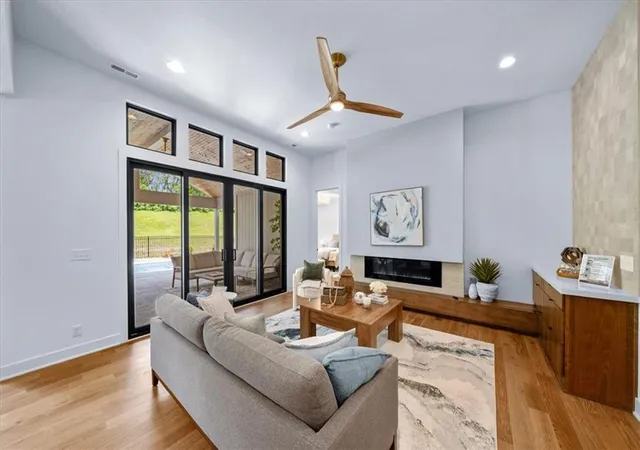 3rd image of 2124 Sw Wheatfield Dr, Lees Summit, MO 64082 | MLS# 2613323