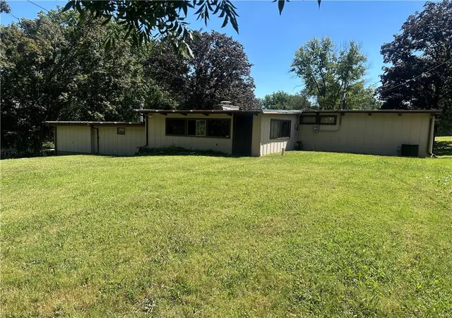 Photo 2 of Single family home for sale at 7318 Reynolds Ave, Kansas City, KS 66111 | MLS# 2613365 | Listing updated on 2026-09-04