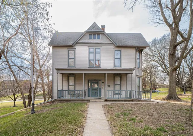 1st image of 610 N 8th St, St Joseph, MO 64501 | MLS# 2613372