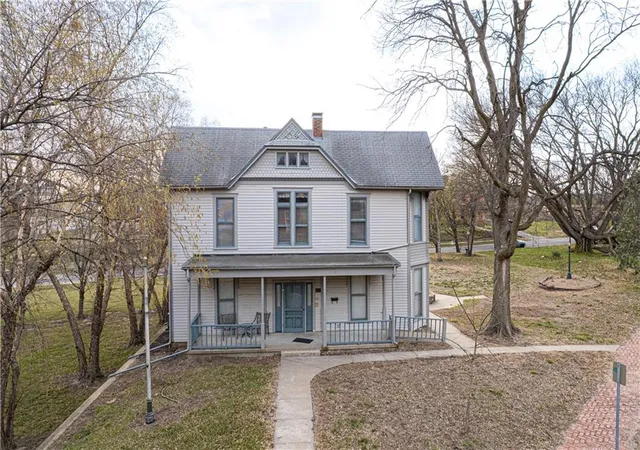 2nd image of 610 N 8th St, St Joseph, MO 64501 | MLS# 2613372