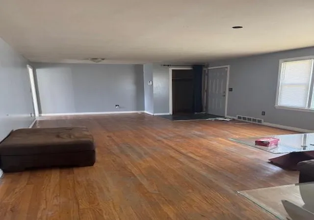 3rd image of 5216 Marsh Ave, Kansas City, MO 64129 | MLS# 2613374