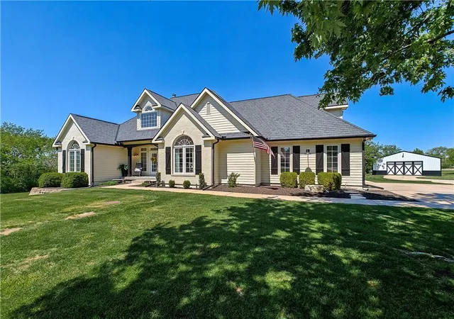 2nd image of 31600 W 115th St, Olathe, KS 66061 | MLS# 2613380