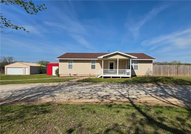 Homes for sale in El Dorado Springs, MO | 9676 S 501 Rd, El Dorado Springs, MO 64744 | MLS# 2613449