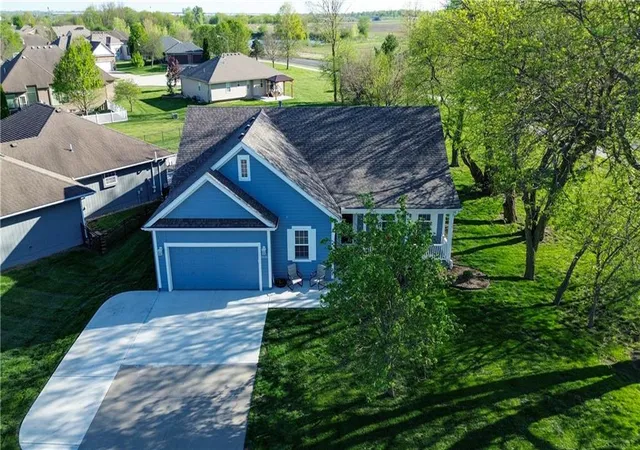 1st image of 2010 Prairie Grass Dr, Raymore, MO 64083 | MLS# 2613463