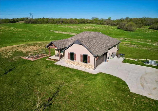Photo 3 of Single family home for sale at 22777 219th Street, Leavenworth, KS 66048 | MLS# 2613515 | Listing updated on 2026-08-19