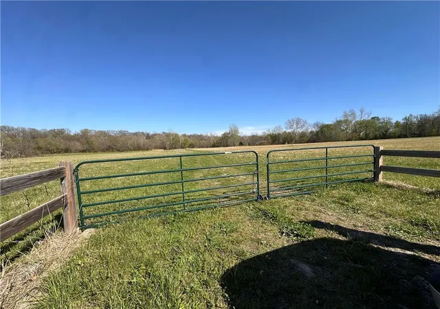 Homes for sale in El Dorado Springs, MO | 92 5 S 82 Hwy, El Dorado Springs, MO 64744 | MLS# 2613557