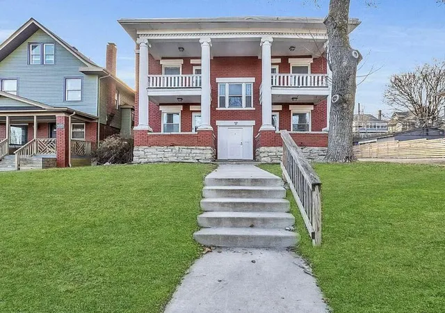Homes for sale in Kansas City, MO | 4330 Troost Ave, Kansas City, MO 64110 | MLS# 2613631