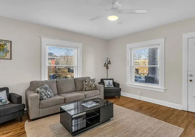 Listing Photo 5 - Condo for sale in building located at 4330 Troost Ave, Kansas City, MO 64110