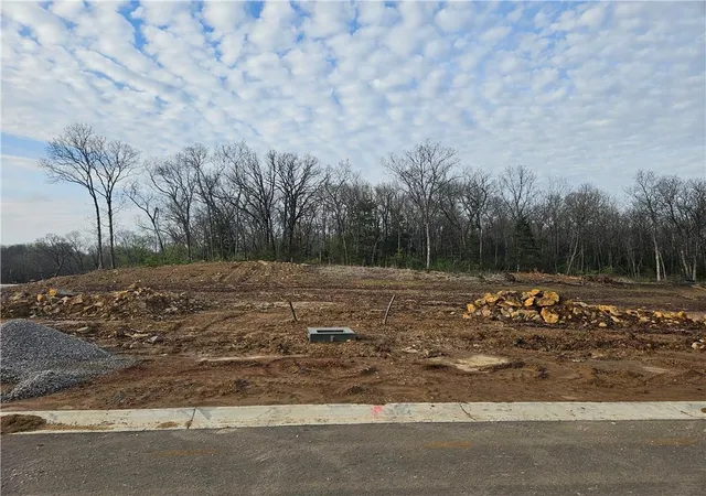 4th image of 6905 Central St, Shawnee, KS 66217 | MLS# 2613649