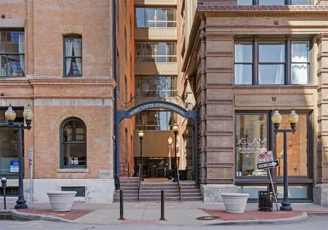 Homes for sale in Kansas City, MO | 308 W 8Th St #712, Kansas City, MO 64105 | MLS# 2613657
