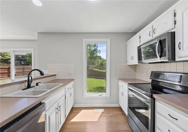 5th image of 22003 W 47Th Ter, Shawnee, KS 66226 | MLS# 2613682
