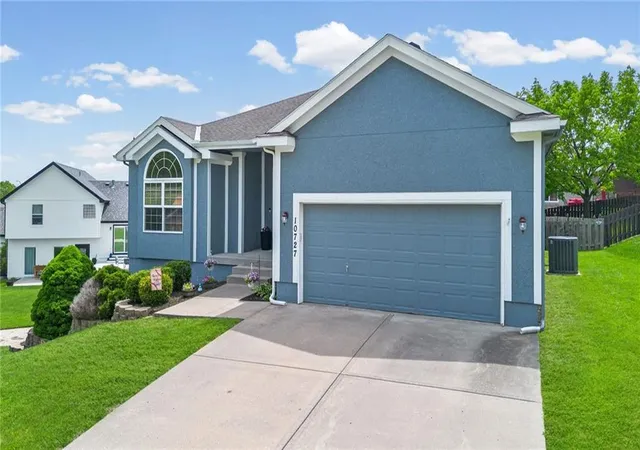 Homes for sale in Kansas City, MO | 10727 N Tennessee Ave, Kansas City, MO 64157 | MLS# 2613701