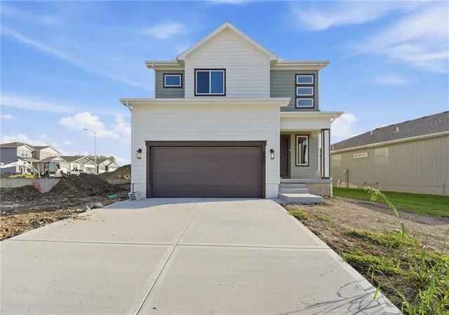 Photo 1 of Single family home for sale at 803 Glenn Cir, Raymore, MO 64083 | MLS# 2613704 | Listing updated on 2026-09-24