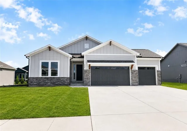 1st image of 24937 W 145th St, Olathe, KS 66061 | MLS# 2613770