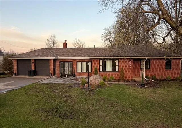 Homes for sale in Maysville, MO | 411 S Hillcrest Dr, Maysville, MO 64469 | MLS# 2613786