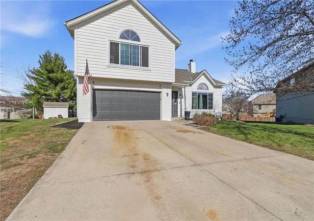 2nd image of 1624 Se 11th St, Lees Summit, MO 64081 | MLS# 2613787