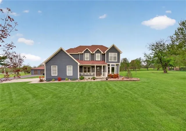 4th image of 905 Florence Ave, Raymore, MO 64083 | MLS# 2613806