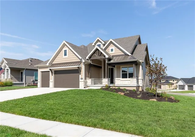 Photo 3 of Sale Pending at 18625 Reinhardt St, Overland Park, KS 66085 | MLS# 2613935 | Listing updated on 2026-10-18