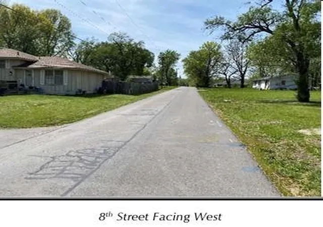 5th image of 301 Se 7Th St, Oak Grove, MO 64075 | MLS# 2613939