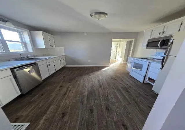 3rd image of 313 E Kay St, Lansing, KS 66043 | MLS# 2613943