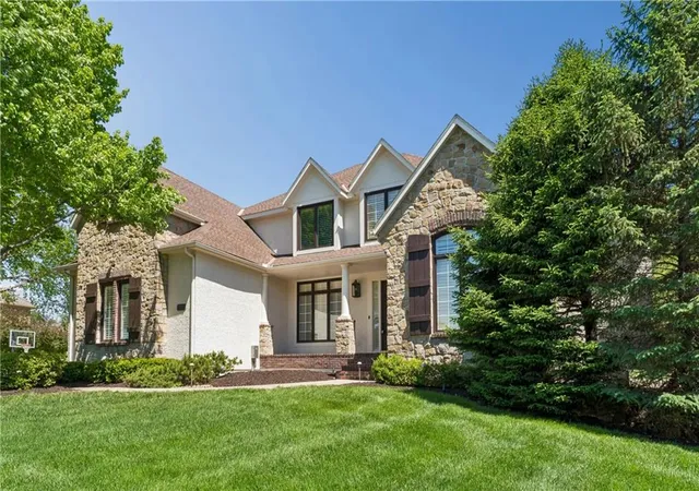 Photo 3 of Single family home for sale at 13917 Mastin St, Overland Park, KS 66213 | MLS# 2613968 | Listing updated on 2026-09-02