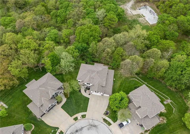 5th image of 15190 N Cherry Ct, Kansas City, MO 64152 | MLS# 2613988