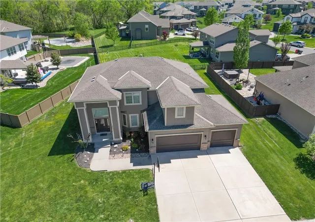 1st image of 8804 Se 1st St, Lees Summit, MO 64064 | MLS# 2613992