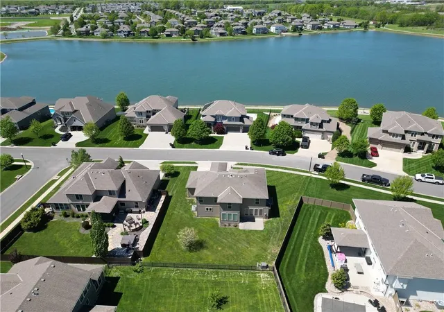 3rd image of 8804 Se 1St St, Lees Summit, MO 64064 | MLS# 2613992