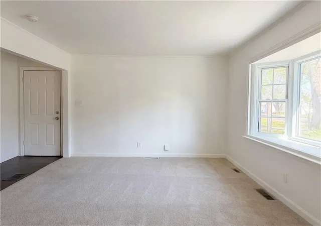 3rd image of 410 B St, Belton, MO 64012 | MLS# 2613997