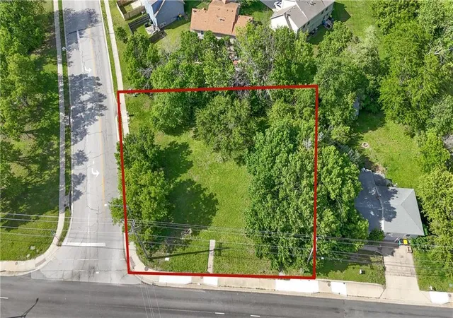 2nd image of 6760 W 151st St, Overland Park, KS 66223 | MLS# 2614183
