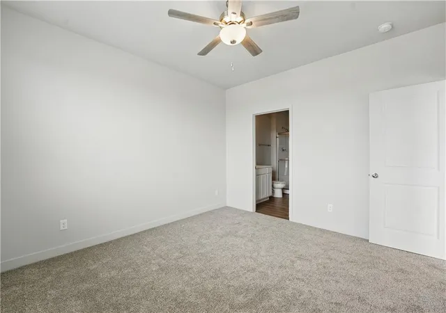 Photo 4 of Sale Pending at 12407 S Acacia Dr, Lee's Summit, MO 64086 | MLS# 2614189 | Listing updated on 2026-05-01