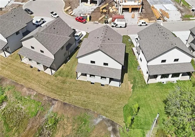 2nd image of 223 Nw Orchard Ct, Lees Summit, MO 64063 | MLS# 2614263