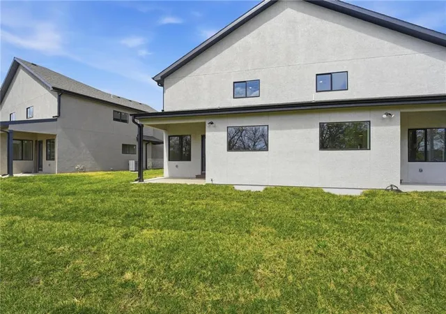 4th image of 218 Nw Orchard Ct, Lees Summit, MO 64063 | MLS# 2614270