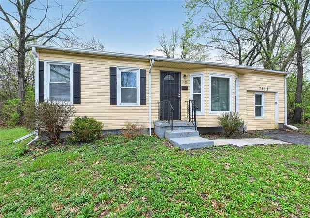 2nd image of 7413 E 56th Ter, Kansas City, MO 64129 | MLS# 2614273