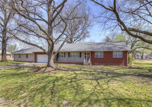 Homes for sale in Pittsburg, KS | 2002 N Michigan St, Pittsburg, KS 66762 | MLS# 2614286