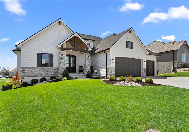 Homes for sale in Greenwood, MO | 1013 Old Hickory Rd, Greenwood, MO 64034 | MLS# 2614322