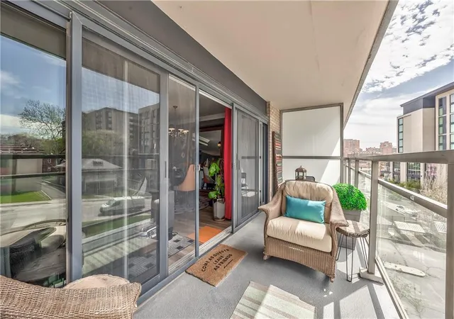2nd image of 4545 Wornall Rd, Kansas City, MO 64111