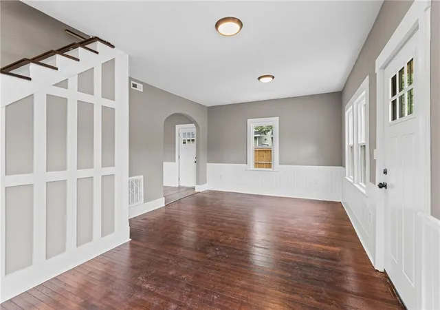 5th image of 106 W Neosho St, Iola, KS 66749 | MLS# 2614383