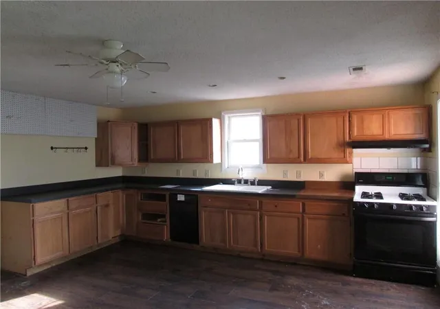 Homes for sale in Osawatomie, KS | 517 Lincoln Ave, Osawatomie, KS 66064 | MLS# 2614389